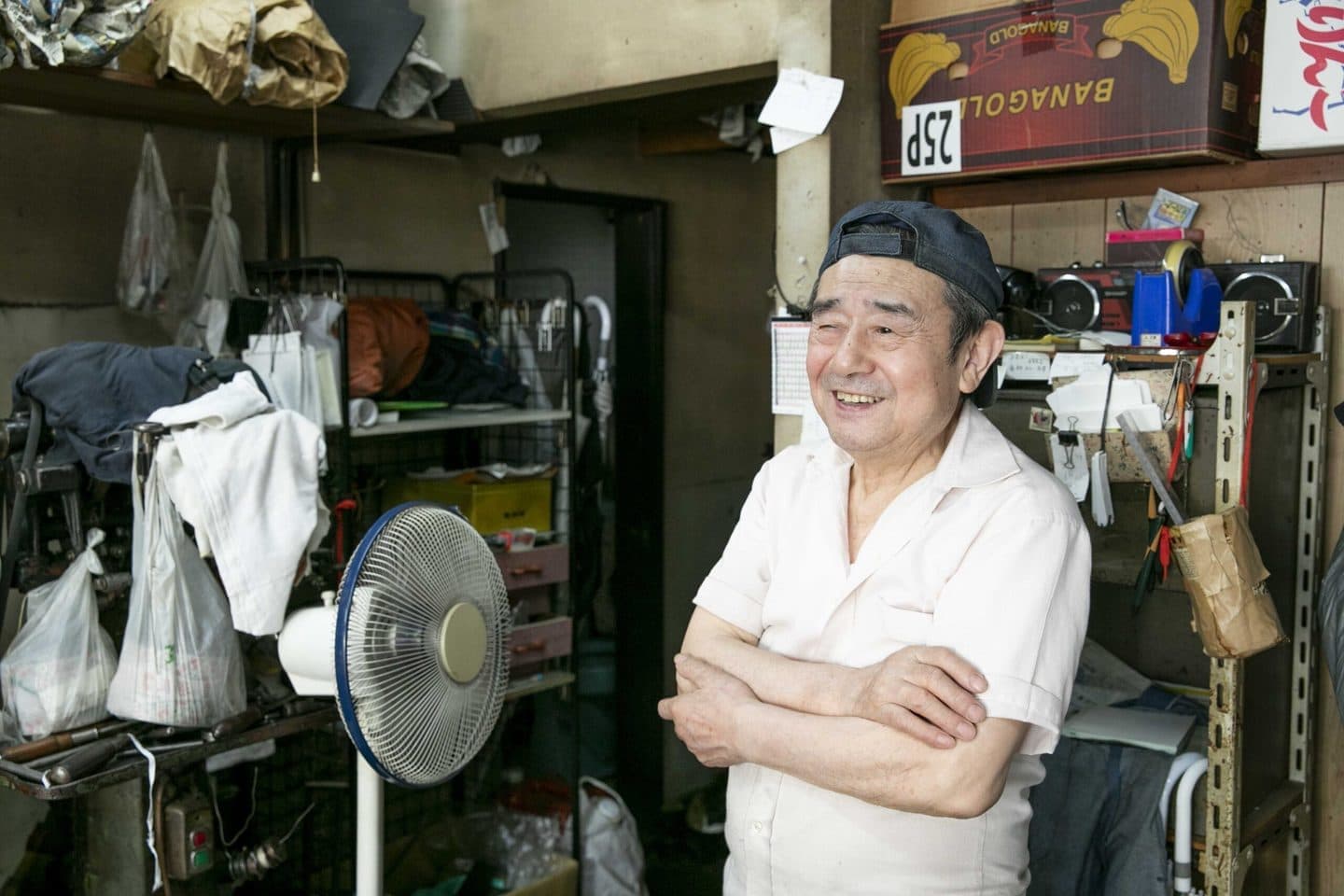 フォトグラファー山﨑美蔓が撮影した靴修理職人の写真